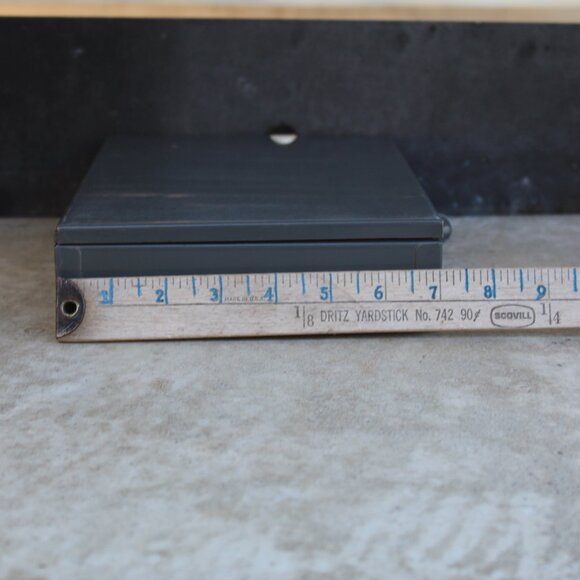 Vintage Locking Cash Box With Key - Picture 3 of 7